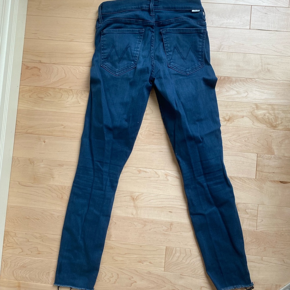 MOTHER High Rise Looker Ankle Fray